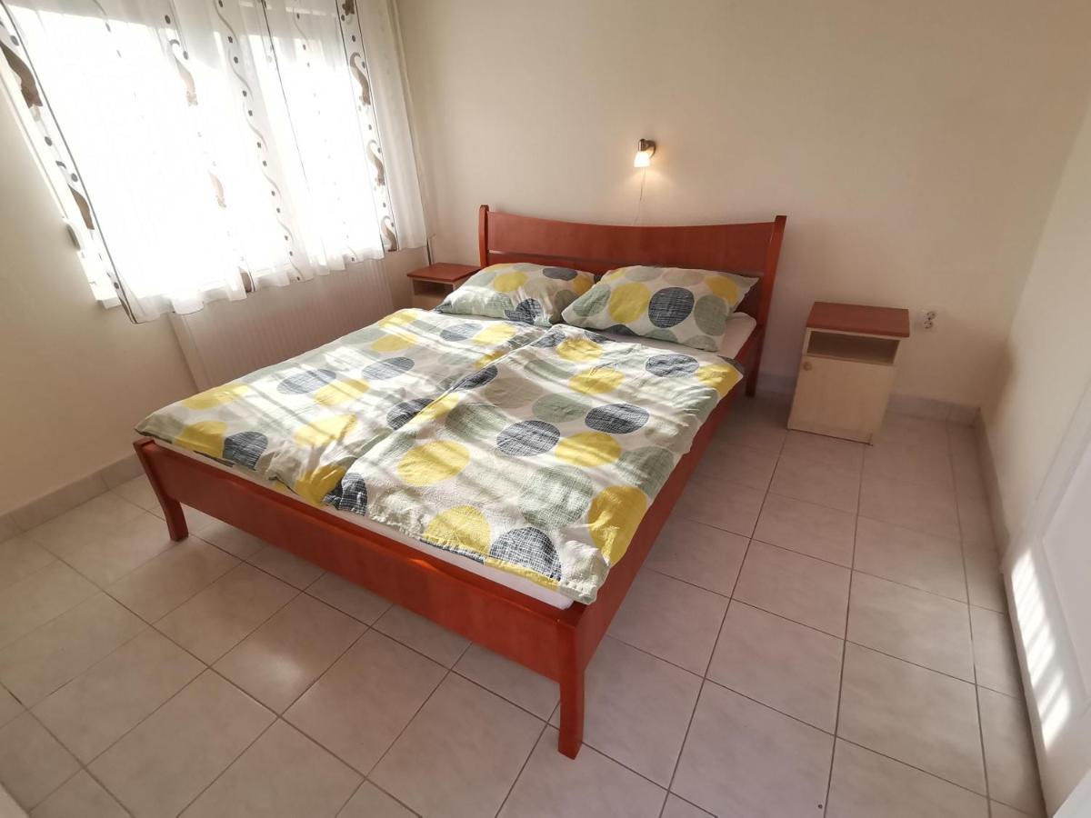 Gyöngyvirág Apartmanház Hajdúszoboszló Exterior foto