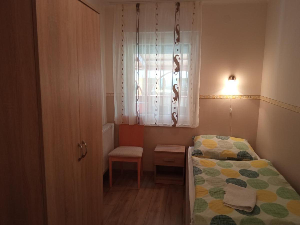 Gyöngyvirág Apartmanház Hajdúszoboszló Exterior foto