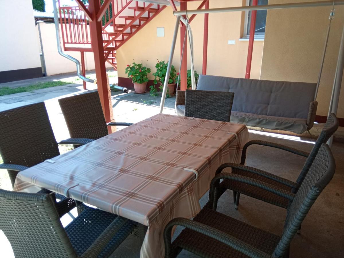 Gyöngyvirág Apartmanház Hajdúszoboszló Exterior foto