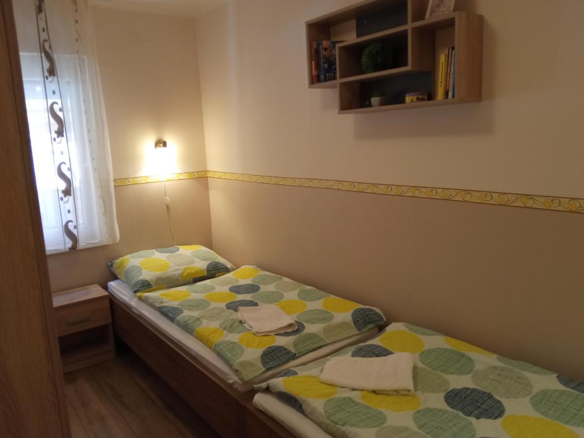 Gyöngyvirág Apartmanház Hajdúszoboszló Exterior foto
