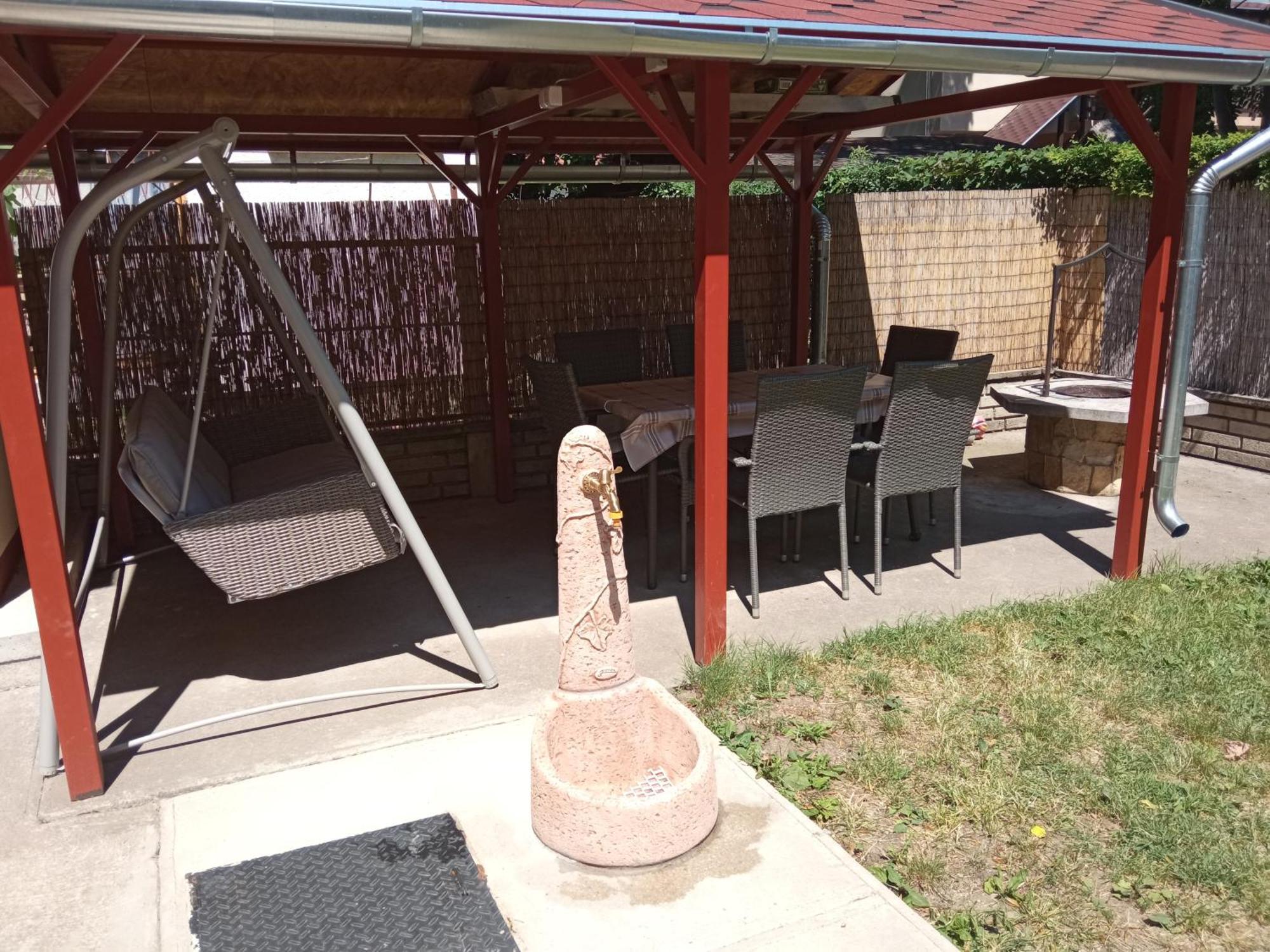 Gyöngyvirág Apartmanház Hajdúszoboszló Exterior foto